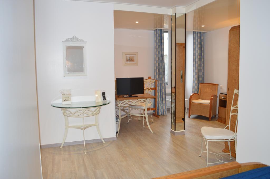Logis Le Bretagne Hotel Sillé-le-Guillaume Buitenkant foto