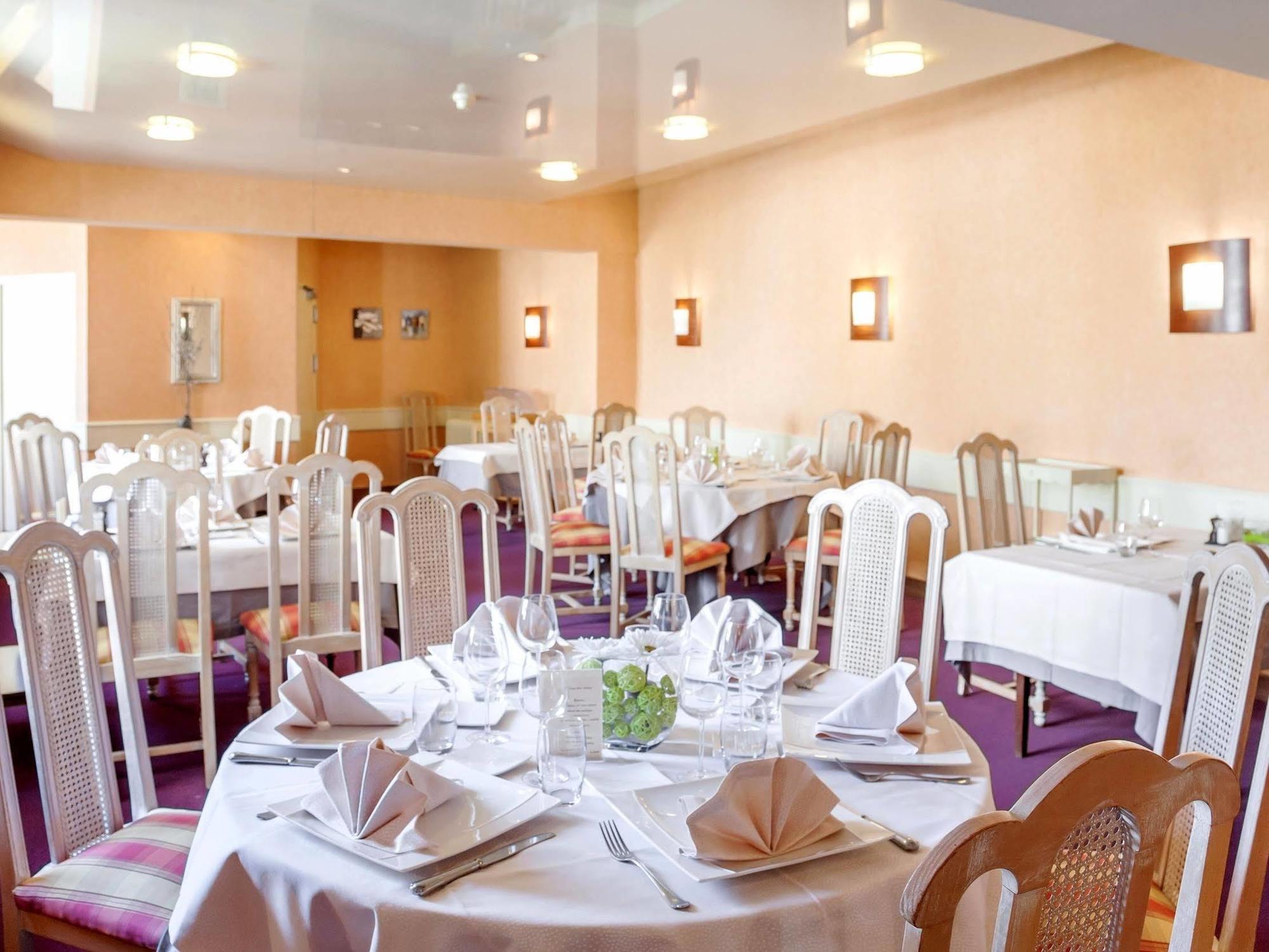 Logis Le Bretagne Hotel Sillé-le-Guillaume Buitenkant foto