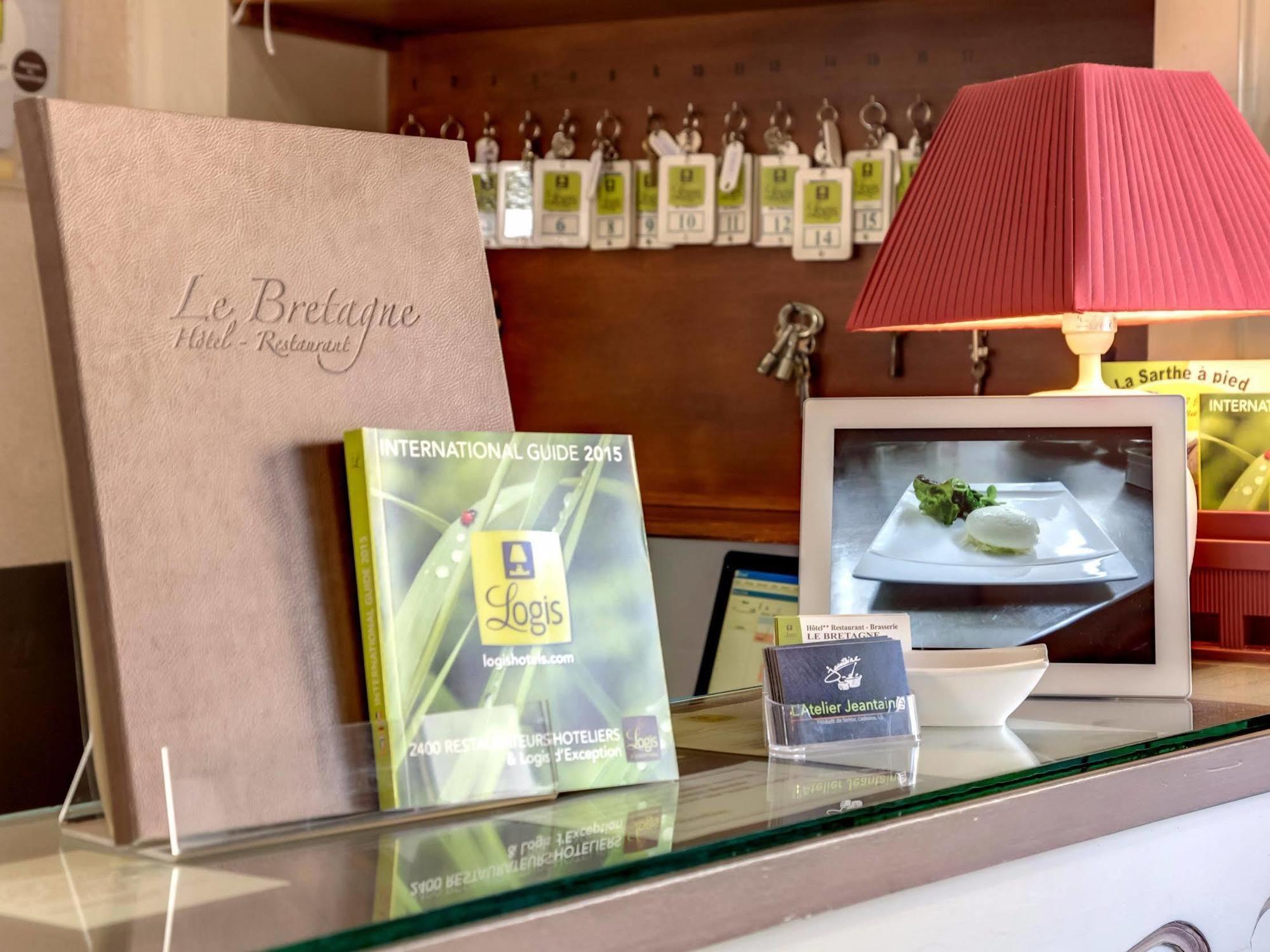 Logis Le Bretagne Hotel Sillé-le-Guillaume Buitenkant foto